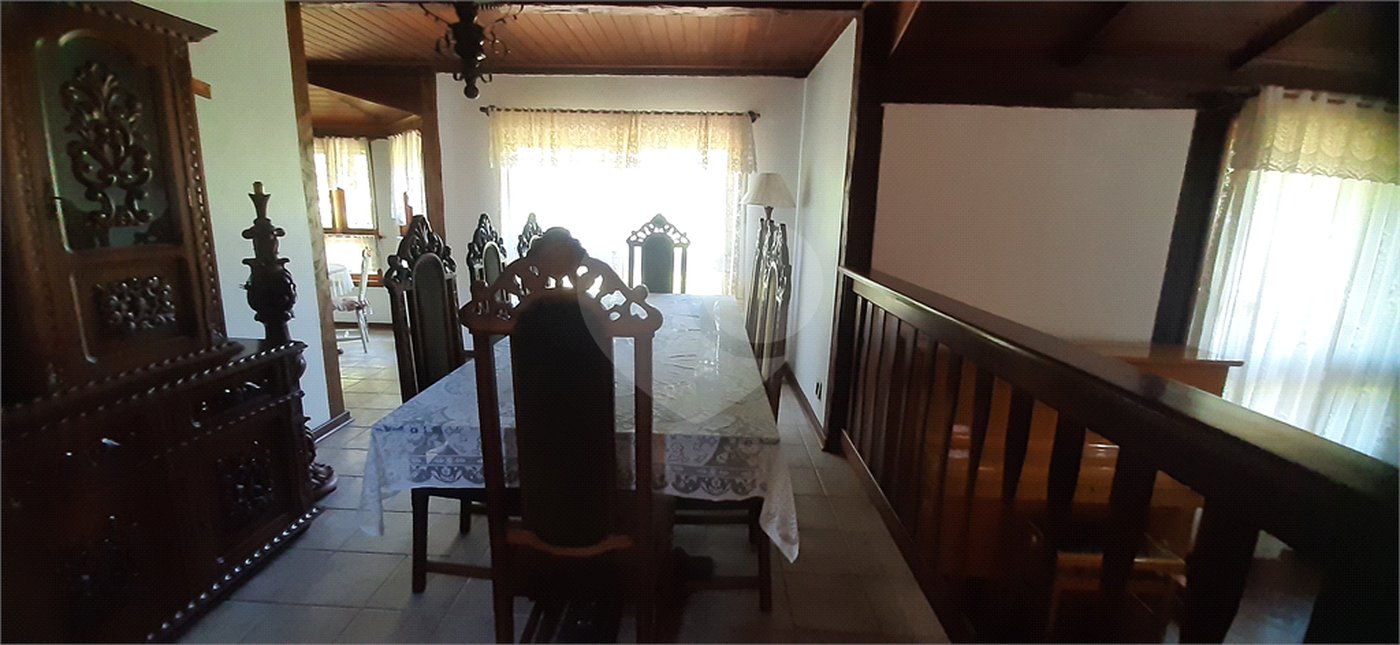 Sobrado à venda com 3 suítes em Serra da Cantareira, Mairiporã, SP