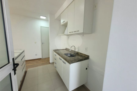 Apartamento à venda com 2 quartos em Vila Anastácio, São Paulo, SP
