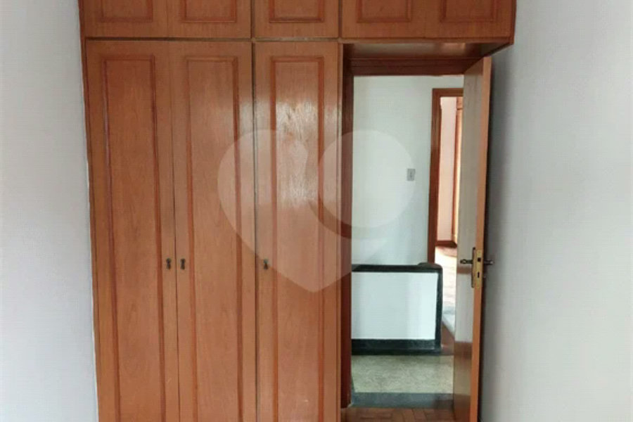 Sobrado à venda na Saúde c/ 330m2 - 5 Quartos/1 Suíte/2Vagas