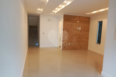 Casa à venda com 3 quartos, sendo 1 suíte, no condomínio Paraíso Classe A, Rio de Janeiro - RJ