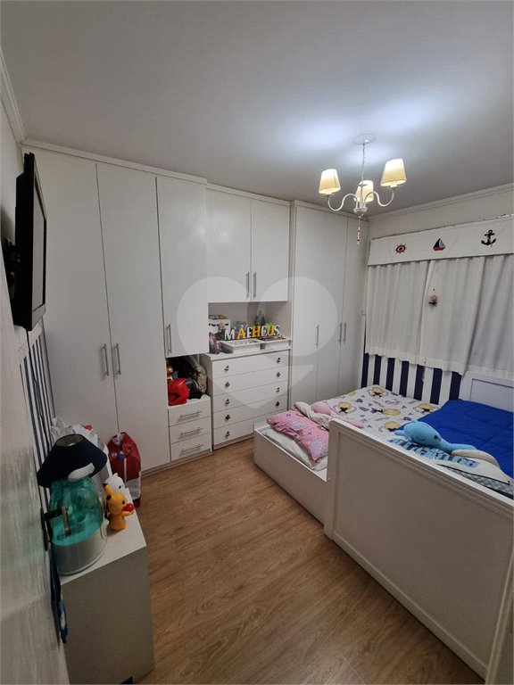 Casa à venda com 3 quartos, sendo 1 suíte, no condomínio Res Azaléias, São Paulo - SP