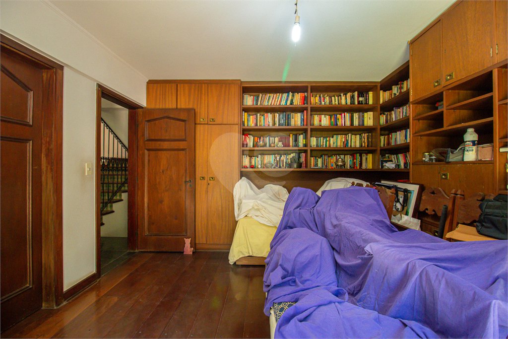 Casa à venda com 4 quartos, sendo 2 suítes, em Chácara Flora, São Paulo, SP