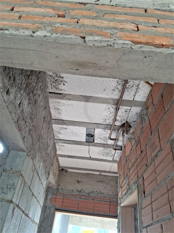 Casa à venda com 3 quartos, sendo 1 suíte, no condomínio Mosaico da Serra, Mogi das Cruzes - SP