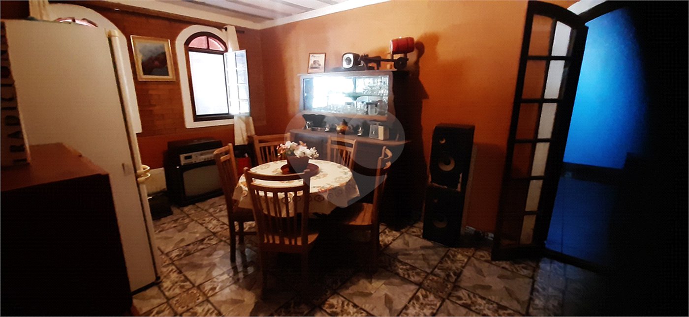 Casa à venda com 3 quartos, sendo 1 suíte, no condomínio Sausalito, Mairiporã - SP