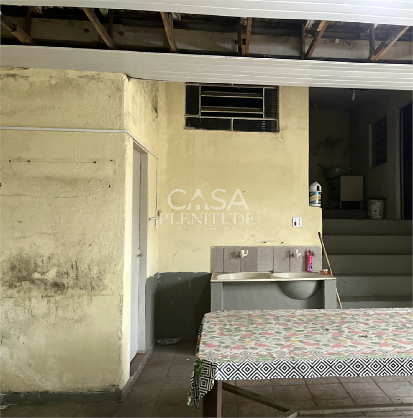 Casa Térrea à venda com 4 quartos, sendo 1 suíte,  em Vossoroca, Votorantim, SP