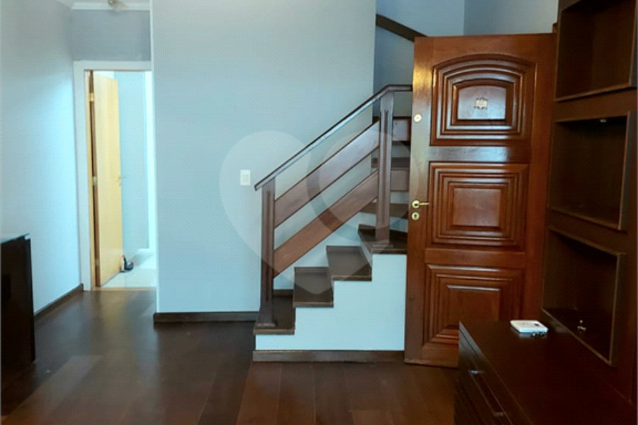 Sobrado à venda com 3 quartos, sendo 2 suítes, em Vila Romero, São Paulo, SP