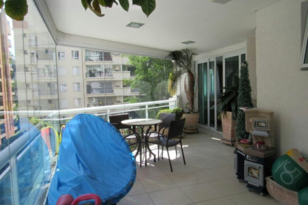 Apartamento à venda com 3 suítes em Real Parque, São Paulo, SP