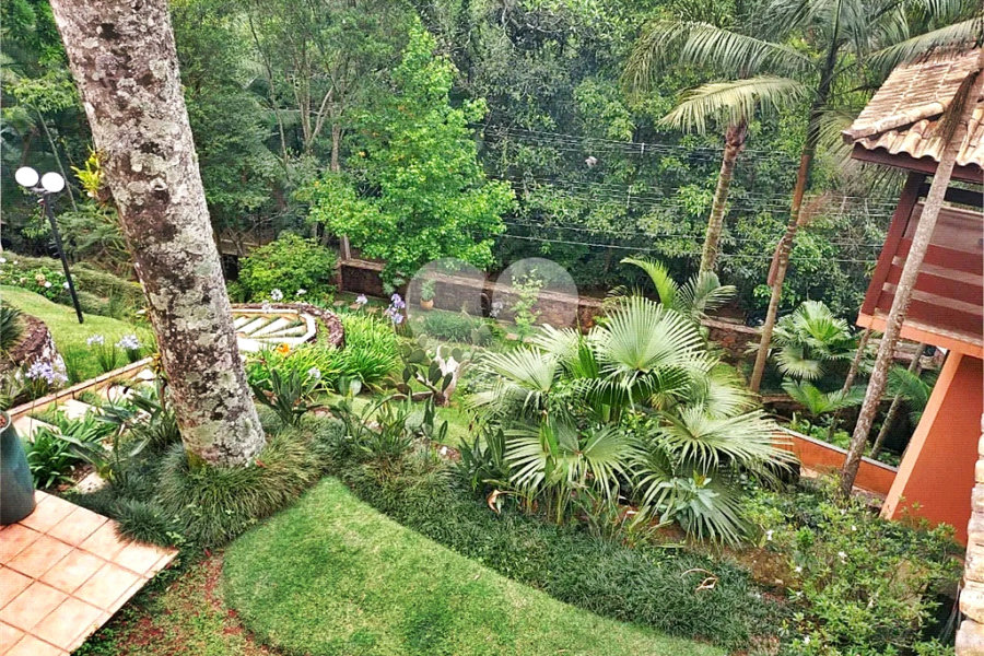 Casa à venda com 4 quartos, sendo 2 suítes, no condomínio Parque Imperial da Cantareira, Mairiporã - SP