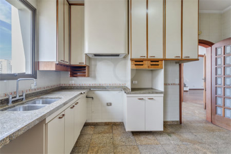 Apartamento à venda com 2 quartos, sendo 1 suíte, em Campo Belo, São Paulo, SP