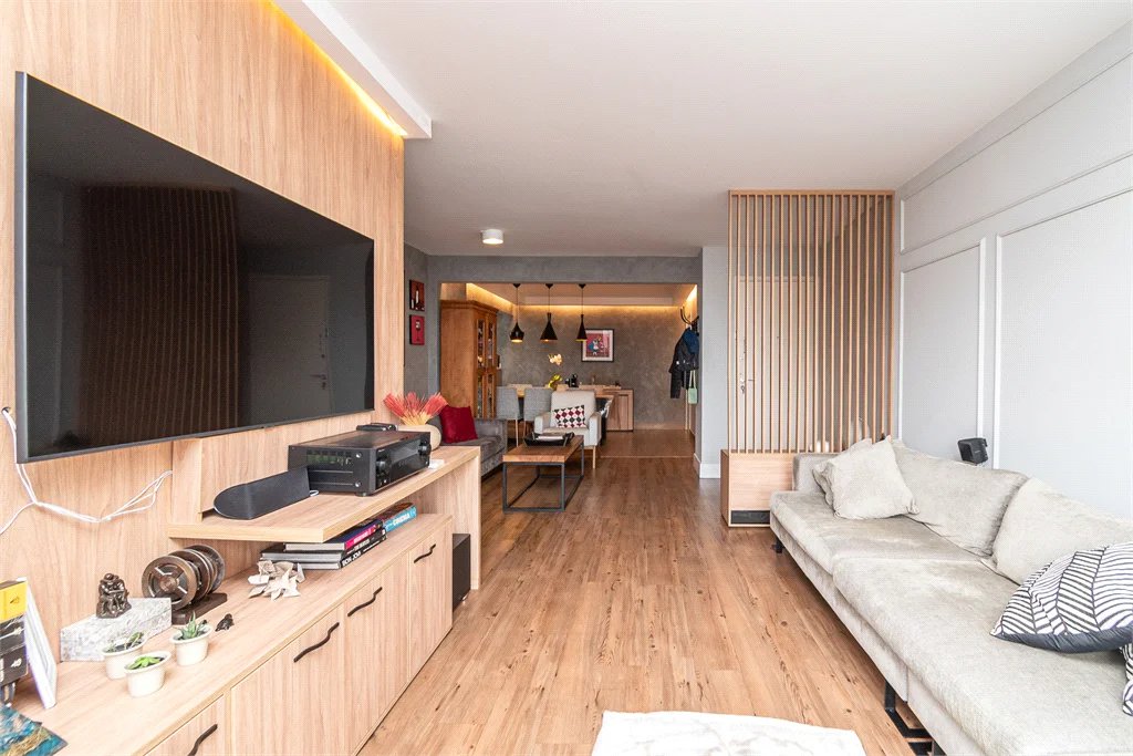 Apartamento à venda com 3 quartos, sendo 1 suíte,  em Vila Madalena, São Paulo, SP