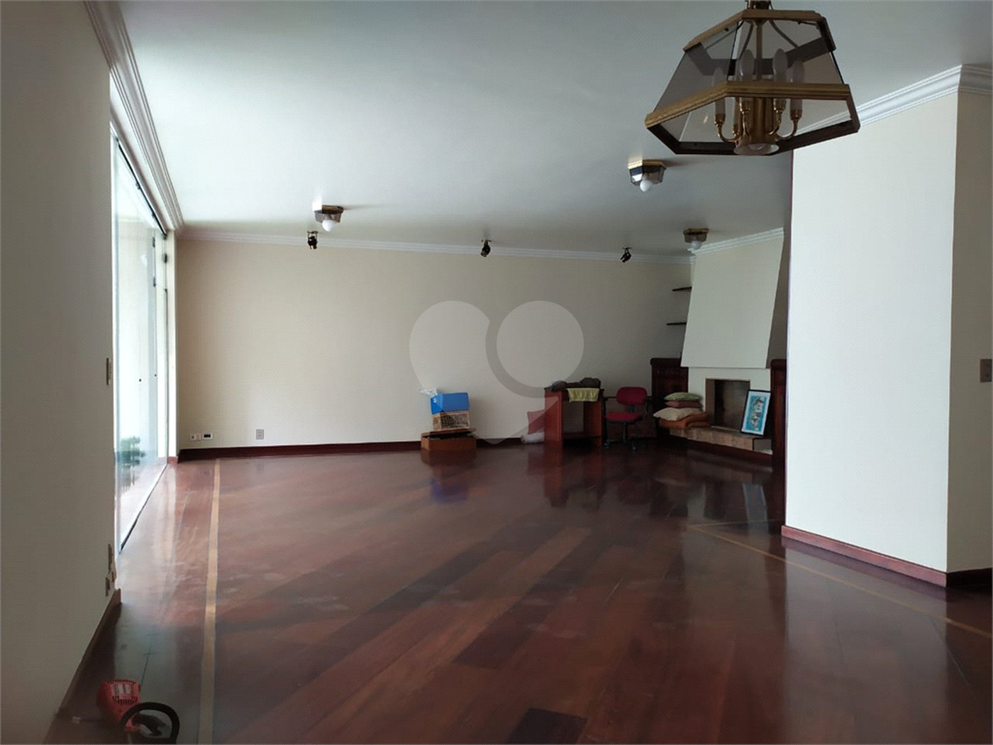 Casa à venda com 4 quartos, sendo 2 suítes, em Jardim das Vertentes, São Paulo, SP