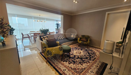 Apartamento à venda com 3 quartos, sendo 1 suíte, em Vila Regente Feijó, São Paulo, SP