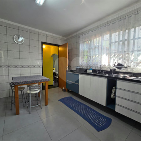 Casa à venda com 4 quartos, sendo 1 suíte, em Vila Paulo Silas, São Paulo, SP