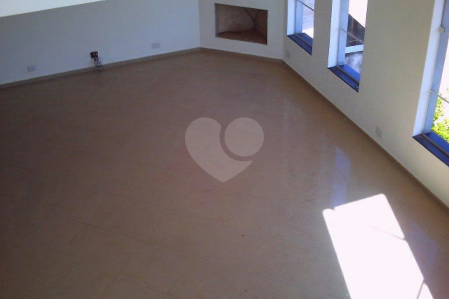 Sobrado à venda com 3 quartos, sendo 1 suíte, em Vila Irmãos Arnoni, São Paulo, SP