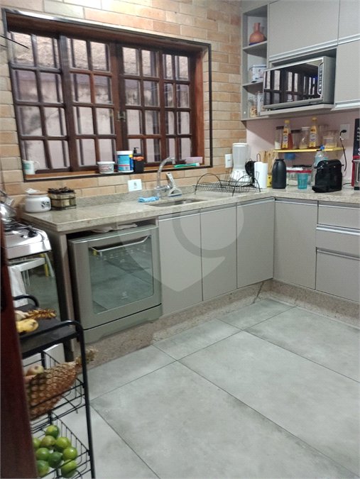 Sobrado à venda com 3 quartos, sendo 1 suíte,  em Jardim Guairaca, São Paulo, SP
