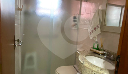 Casa à venda com 3 quartos, sendo 2 suítes, no condomínio Residencial Jardim Altos de Suzano, Suzano - SP