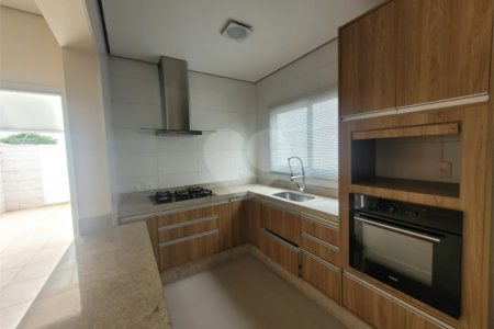 Casa à venda com 3 suítes no condomínio Horto Florestal II, Sorocaba - SP