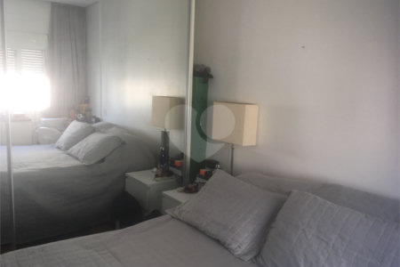 Apartamento à venda com 4 quartos, sendo 3 suítes, em Moema, São Paulo, SP