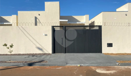 Casa à venda com 2 quartos, sendo 1 suíte,  em Ipê, Três Lagoas, MS