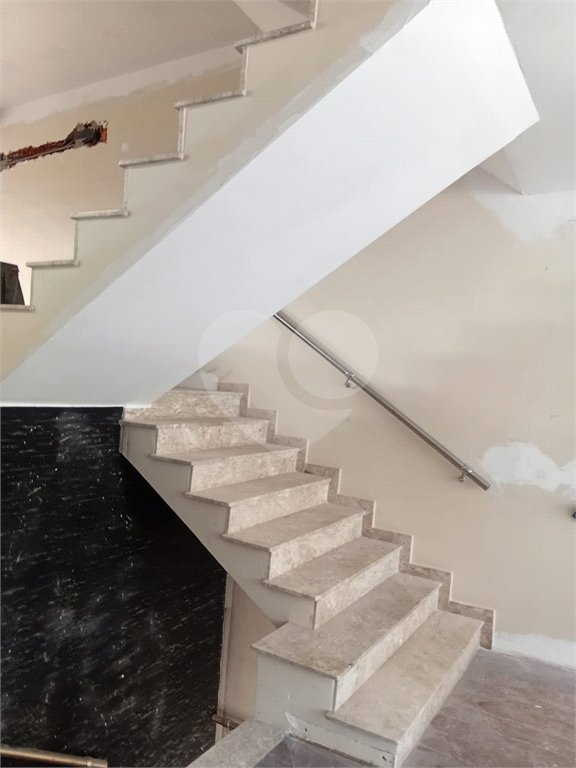 Casa à venda com 3 suítes no condomínio Residencial Jd. Floresta, São Paulo - SP