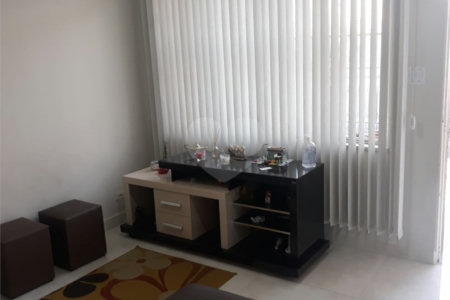 Sobrado à venda com 3 quartos em Parada Inglesa, São Paulo, SP