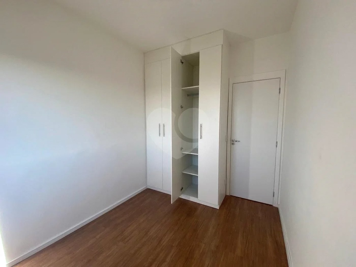 Apartamento à venda ou para alugar com 2 quartos, sendo 1 suíte, em Condomínio Granja Viana Ii, Cotia, SP