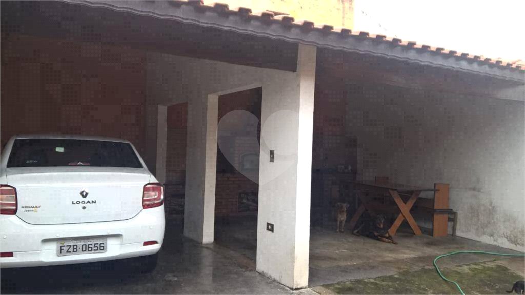 Sobrado à venda com 3 quartos, sendo 1 suíte, em Bocaina, Ribeirão Pires, SP