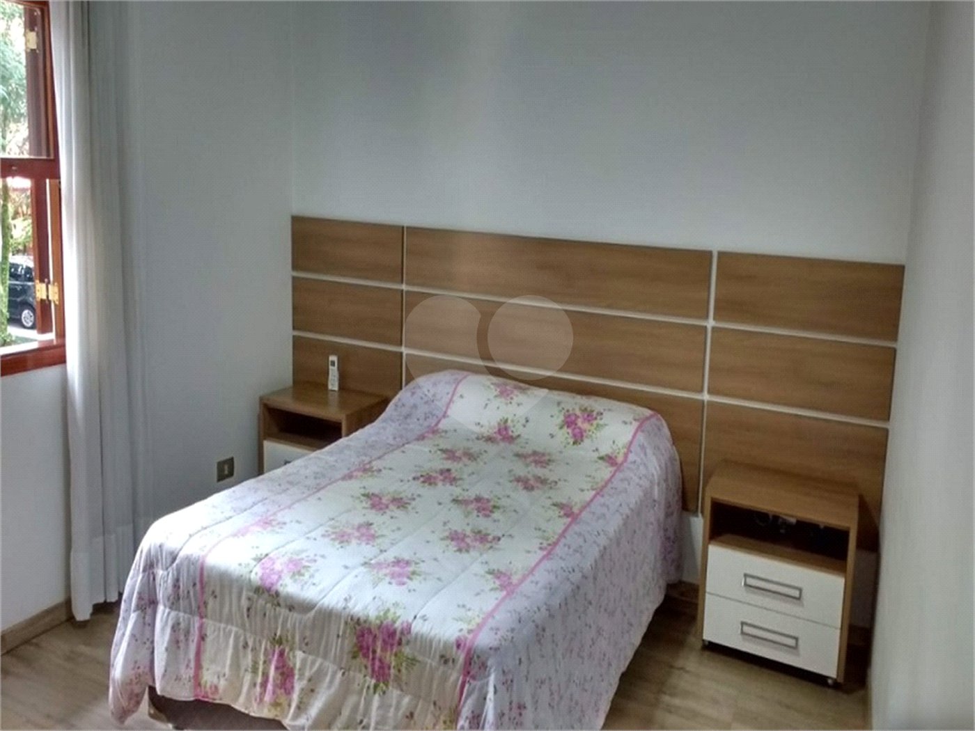 Casa à venda com 4 quartos, sendo 2 suítes,  no condomínio Ypê Branco I, São Paulo - SP