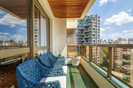 Apartamento à venda com 4 quartos, sendo 3 suítes, em Morumbi, São Paulo, SP