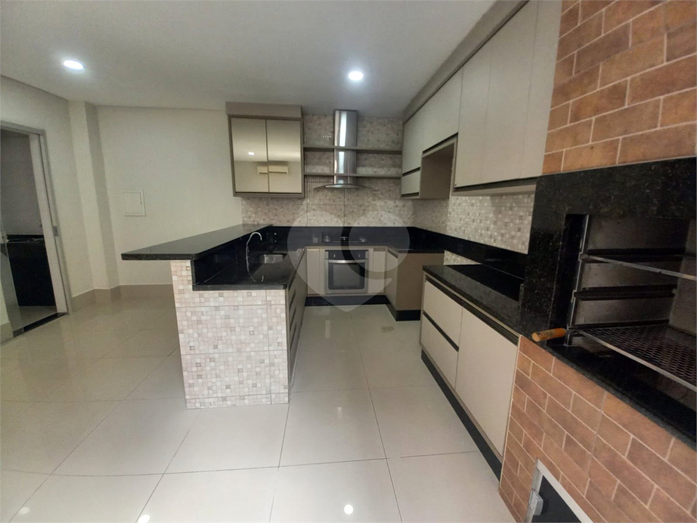 Casa à venda com 3 quartos, sendo 1 suíte, no condomínio Terra Nova, Várzea Grande - MT