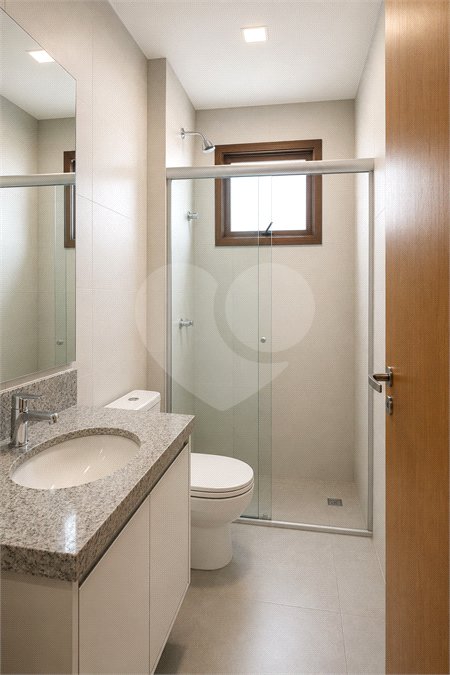 Sobrado à venda com 3 quartos, sendo 1 suíte, em Parque Edu Chaves, São Paulo, SP