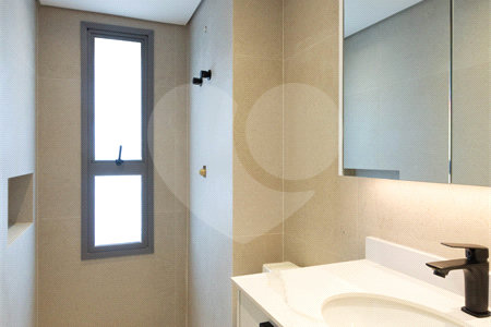 Apartamento à venda ou para alugar com 3 suítes em Moema, São Paulo, SP