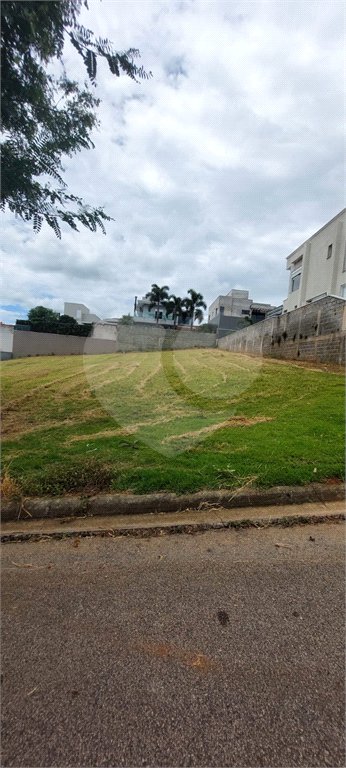 Terreno à venda no condomínio Figueira Garden, Atibaia - SP