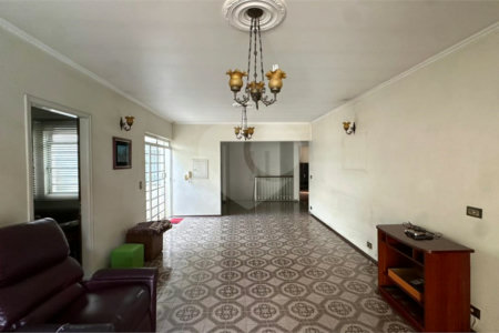 Casa à venda ou para alugar com 5 quartos, sendo 2 suítes, no Centro, Salto, SP