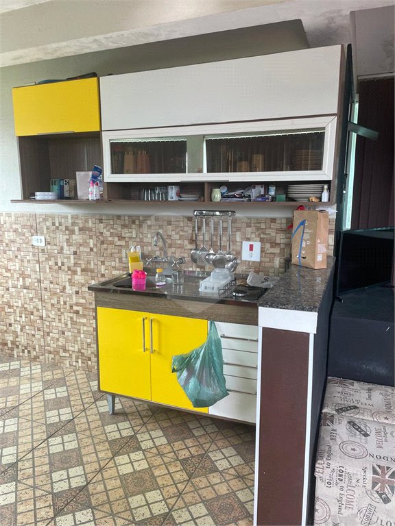 Sobrado à venda com 2 quartos, sendo 1 suíte, em Estância Balneária Hawai, Caraguatatuba, SP