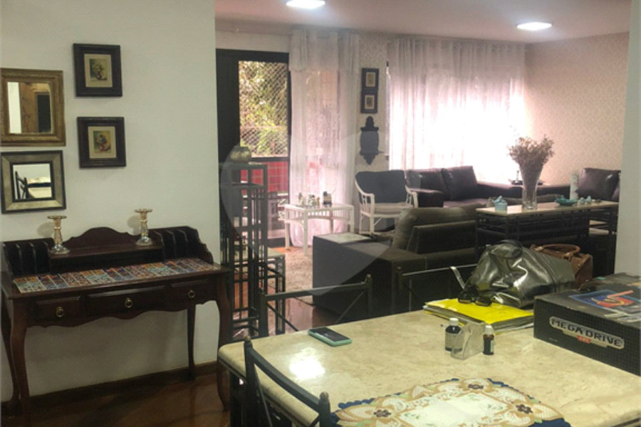 Apartamento à venda com 3 quartos, sendo 1 suíte, em Saúde, São Paulo, SP