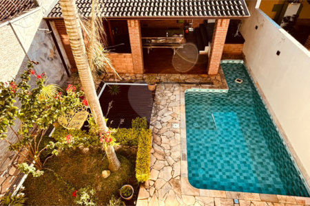 Sobrado à venda com 3 quartos, sendo 1 suíte, em Chácara Recanto Verde, Cotia, SP