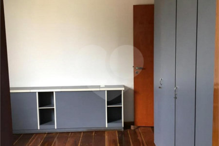 Apartamento no Bosque da Saúde com 4 dormitórios.