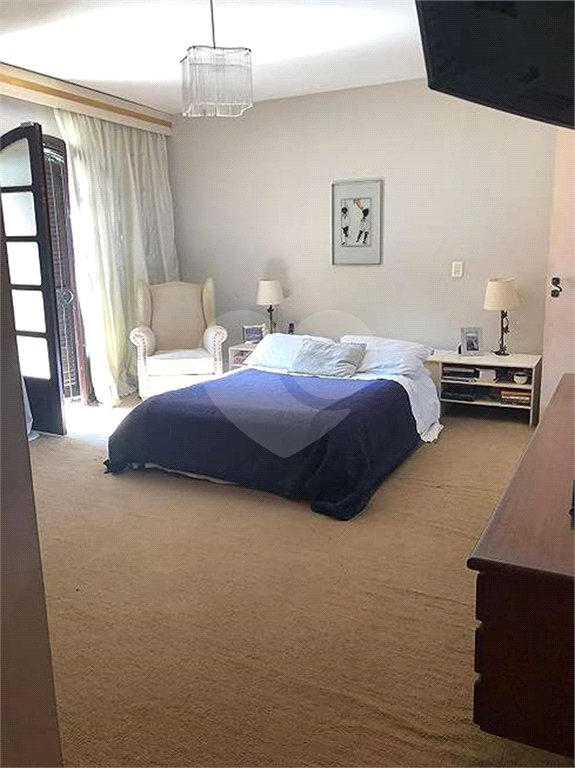 Casa à venda com 4 quartos, sendo 1 suíte, em Vila Cordeiro, São Paulo, SP