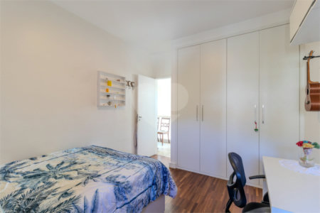 Sobrado à venda com 3 quartos, sendo 1 suíte, em Alto da Boa Vista, São Paulo, SP