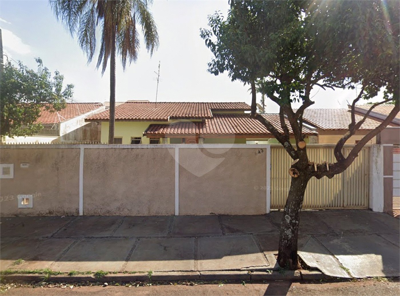Casa à venda com 3 quartos, sendo 1 suíte, em Parque Laranjeiras, Araraquara, SP