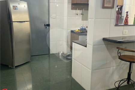 Apartamento à venda com 3 quartos, sendo 1 suíte,  em República, São Paulo, SP