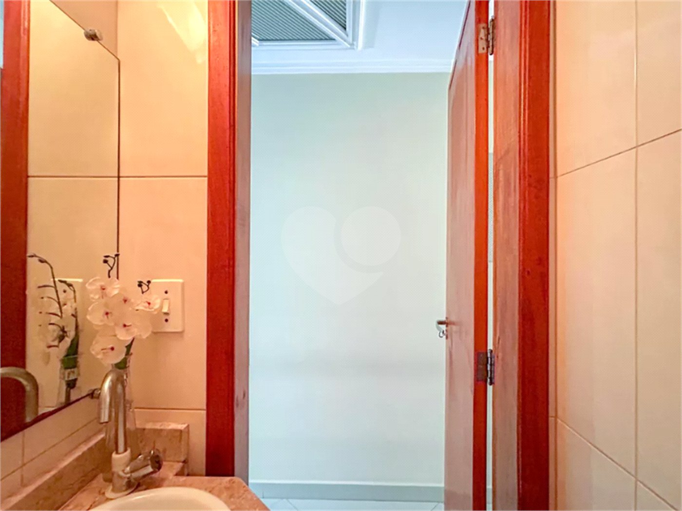 Sobrado à venda com 3 quartos, sendo 1 suíte, em Vila Mangalot, São Paulo, SP
