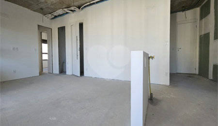 Apartamento à venda com 3 quartos, sendo 1 suíte,  em Pinheiros, São Paulo, SP