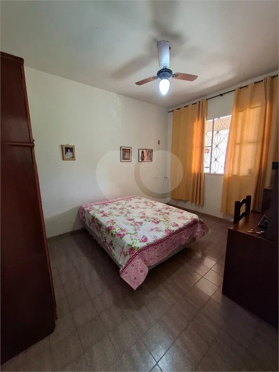 Ó TIMO CASA COM 3 QUARTOS E TERRAÇO EM CONTOMINIO FECHADO