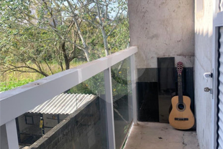 Sobrado à venda com 3 quartos, sendo 1 suíte, em Nova Cerejeira, Atibaia, SP