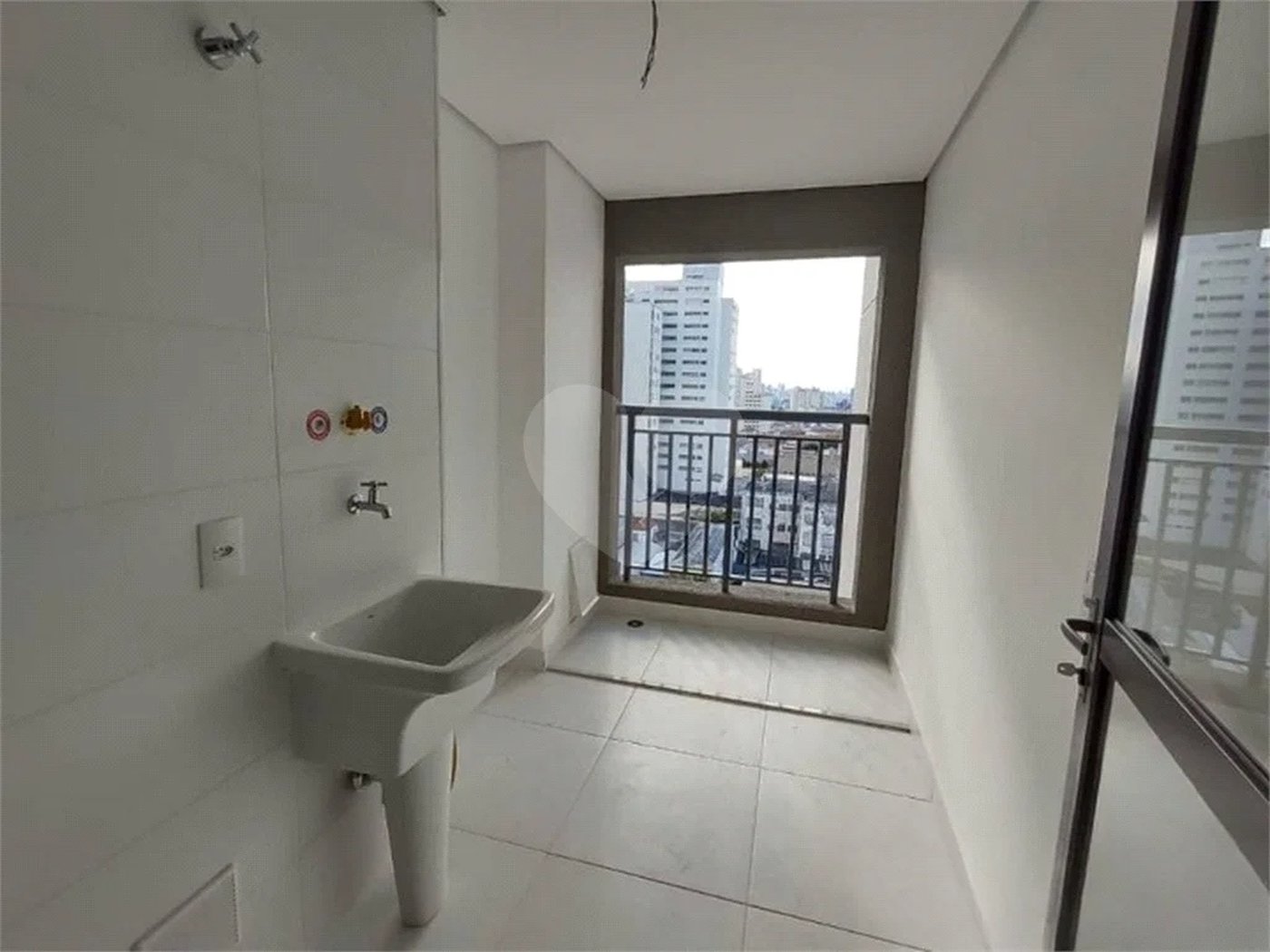 Apartamento novo com 129m² na Mooca com 2 suítes e 2 vagas.