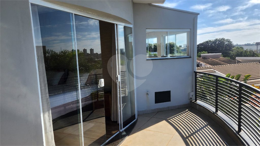Casa à venda com 3 quartos, sendo 2 suítes, em Residencial Village Damha, Araraquara, SP