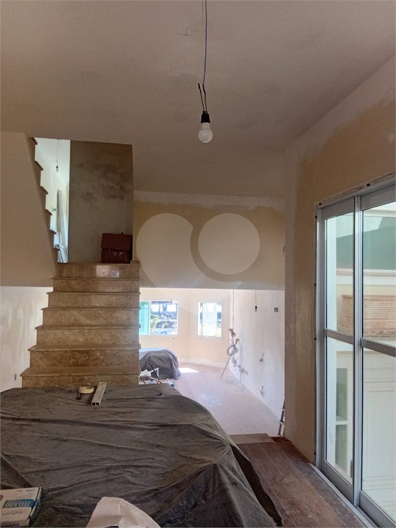 Casa à venda com 3 suítes no condomínio Residencial Jd. Floresta, São Paulo - SP