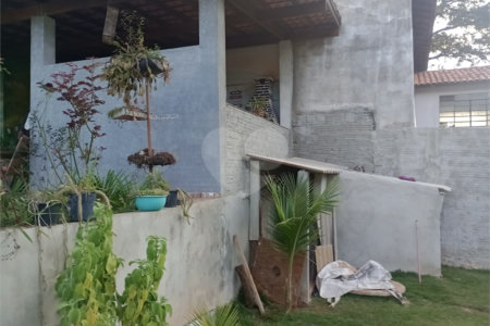 Chácara à venda com 5 quartos, sendo 1 suíte, em Jardim Marabá, Itapetininga, SP